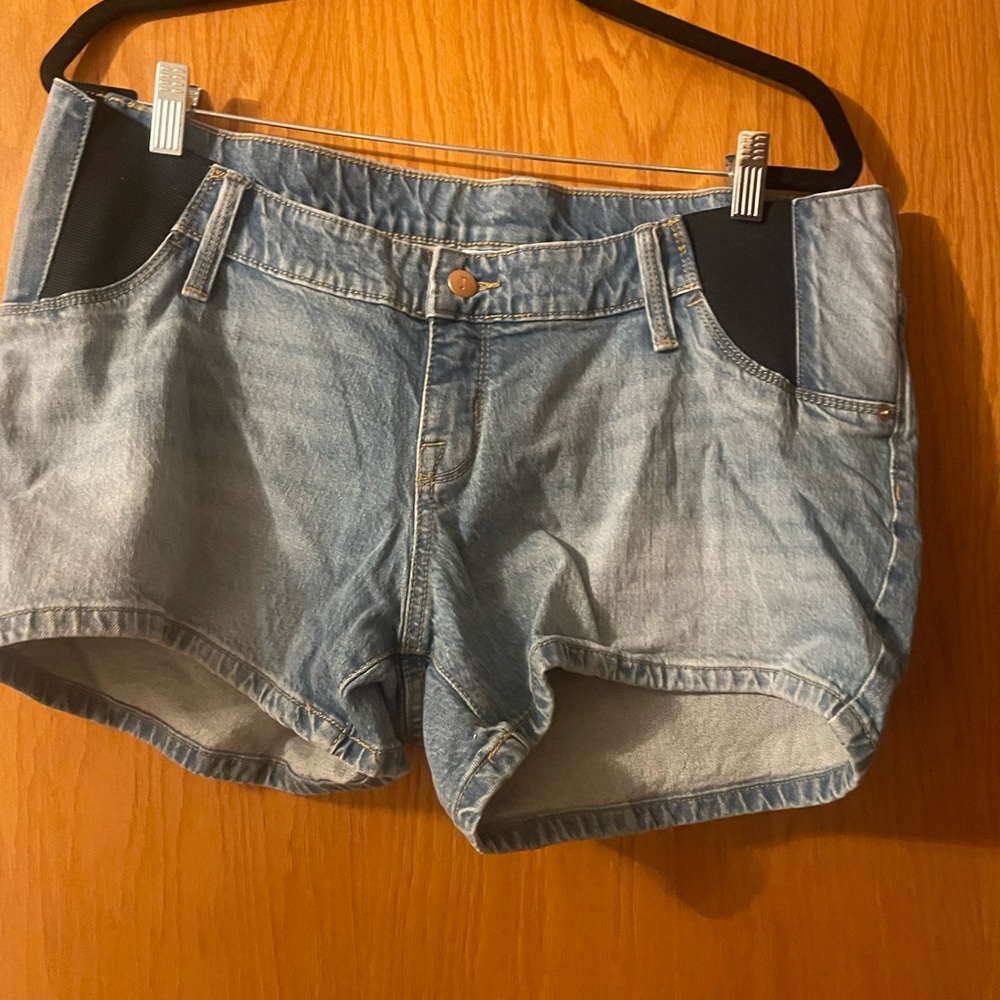 Maternity shorts